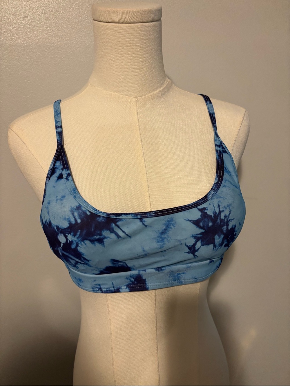 SHEIN Blue Tie-Dye Sports Bralette